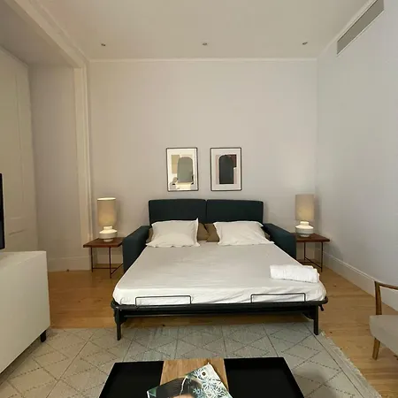 Quarto Grande Com Varanda, Wc Partilhado ホームステイ *